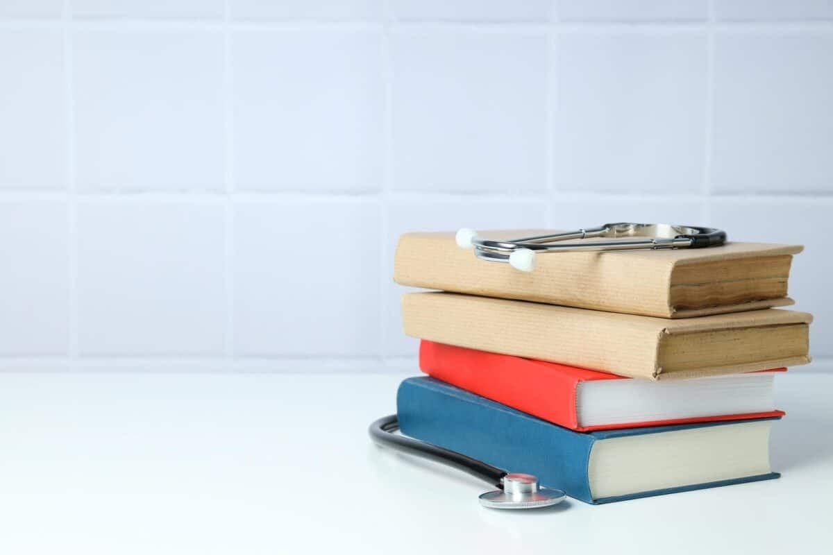 Fondacija Dr. Alma Suljić i Dr. Azra Spahić dodjeljuje dvije stipendije studenticama medicine u BiH