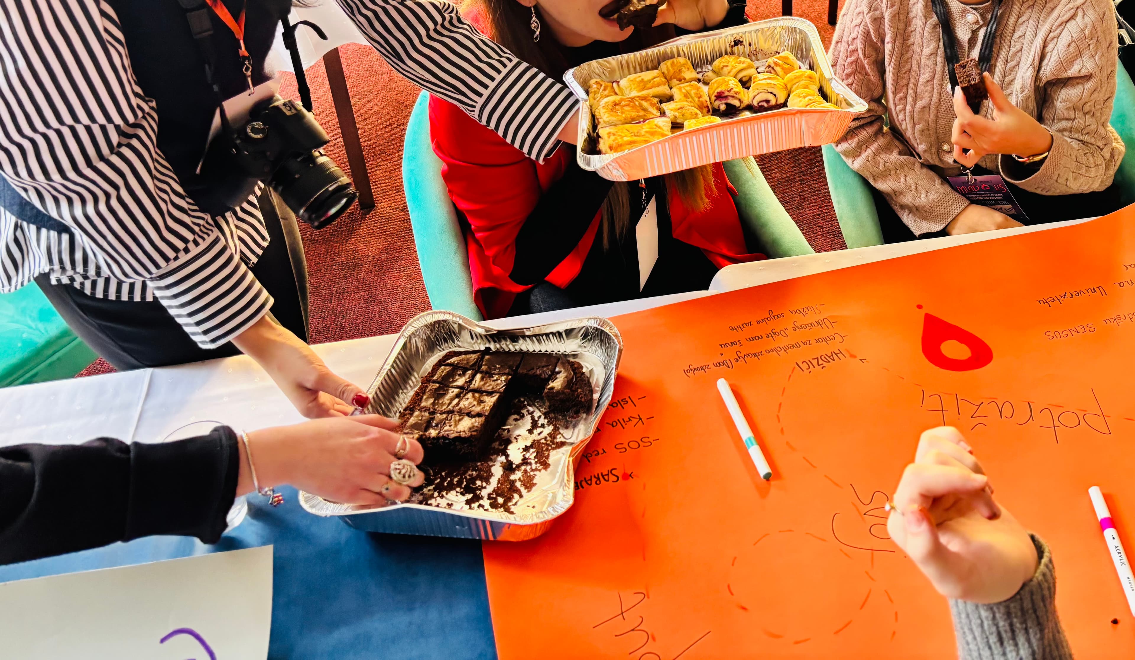 Mladi iz cijele BiH zajednički progovorili o stresu: „Pokret punkt – Tačka otpora stresu“ kao odgovor na stvarne potrebe mladih